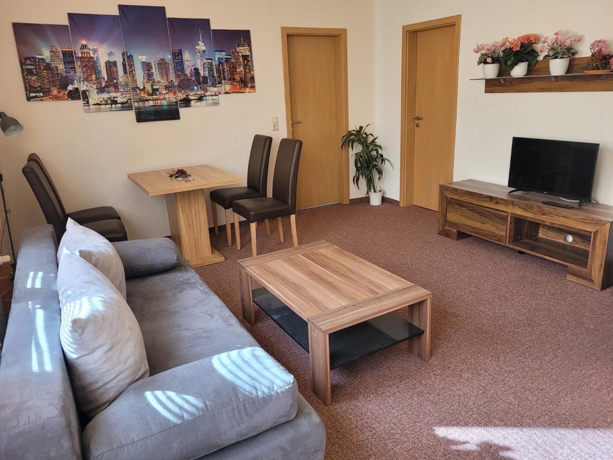 Apartment - Gaestewohnung - Unterkunft Monteure Хемниц Экстерьер фото